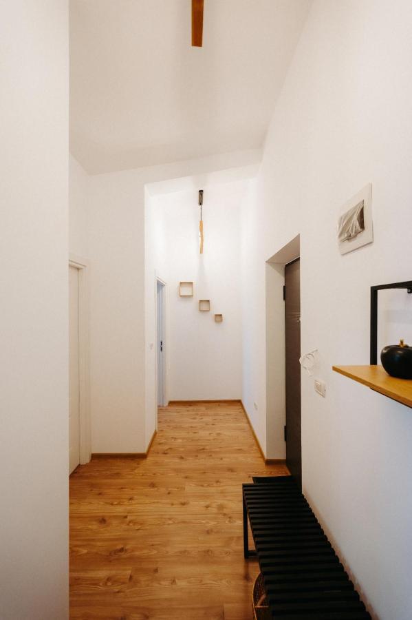 Modern Loft One Apartment ซูชาวา ภายนอก รูปภาพ